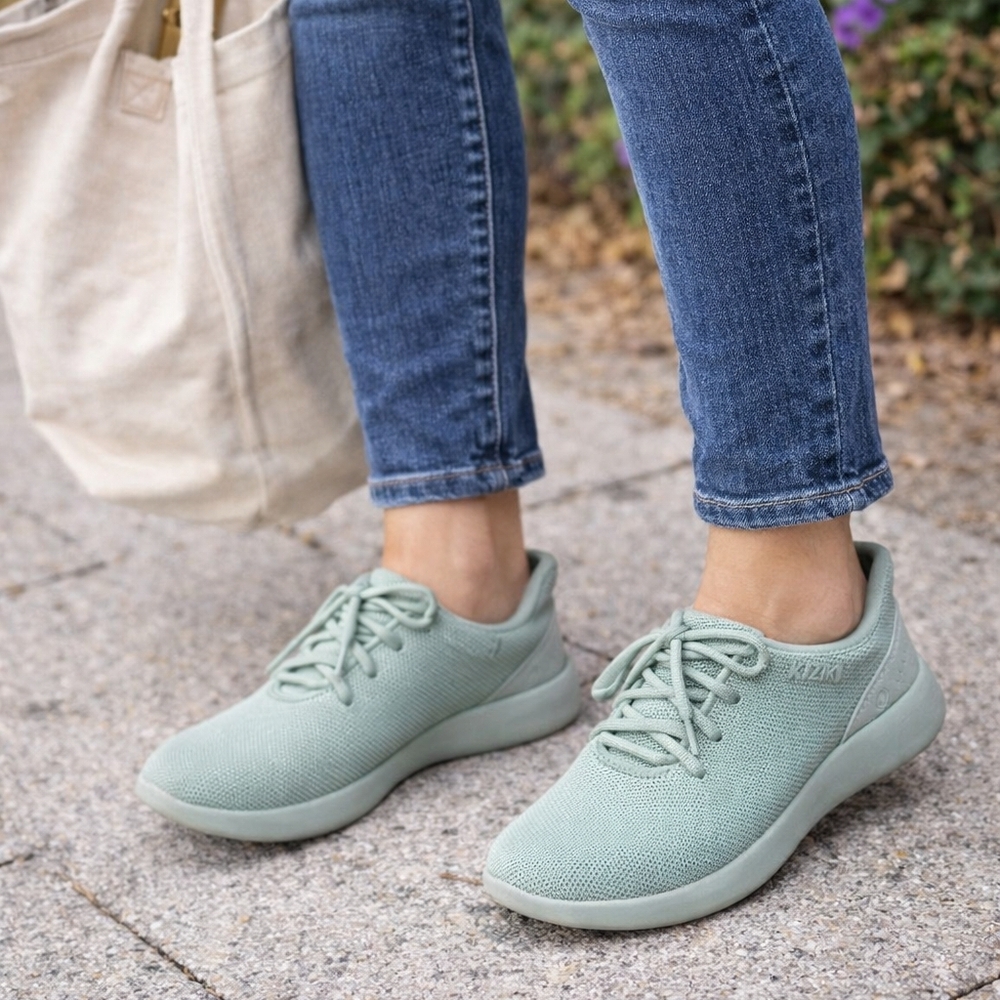 Kizik Mint Green Hands-Free Sneakers Size 8.5  Knit Comfort Running Shoes